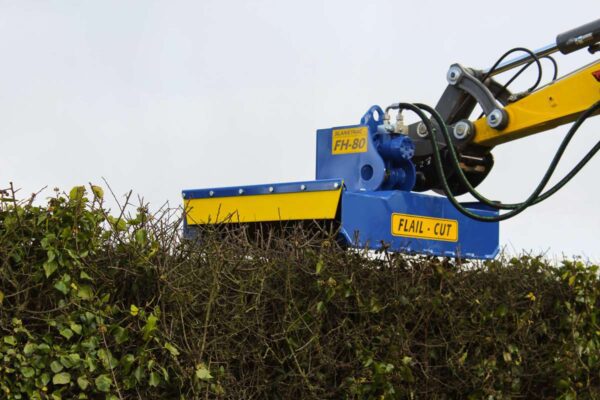 Slanetrac FH80 Swivel Trim Hedgecutter